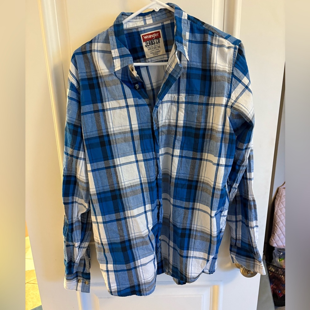 Wrangler Men's Casual Blue and White Plaid Shirt